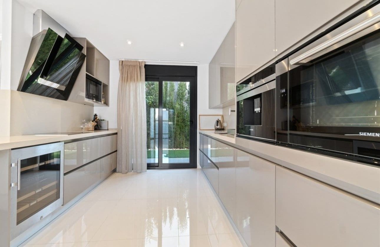 3 bedroom Villa for sale in Orihuela Costa with pool garage - € 899,000 (Ref: 9428974)