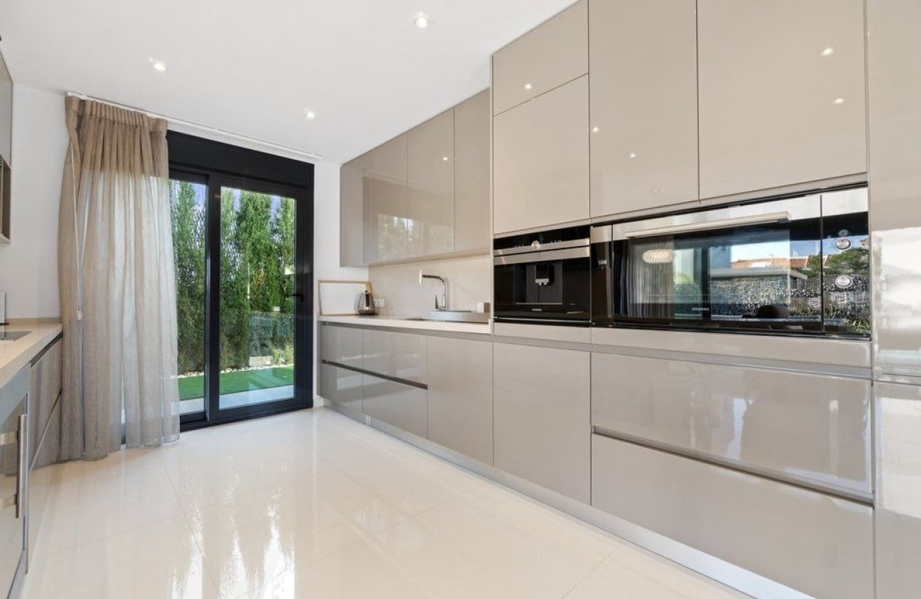 3 bedroom Villa for sale in Orihuela Costa with pool garage - € 899,000 (Ref: 9428974)