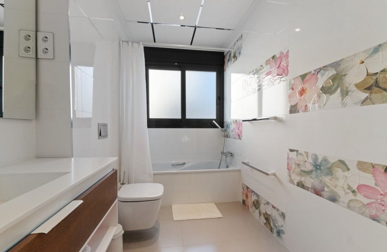 3 bedroom Villa for sale in Orihuela Costa with pool garage - € 899,000 (Ref: 9428974)