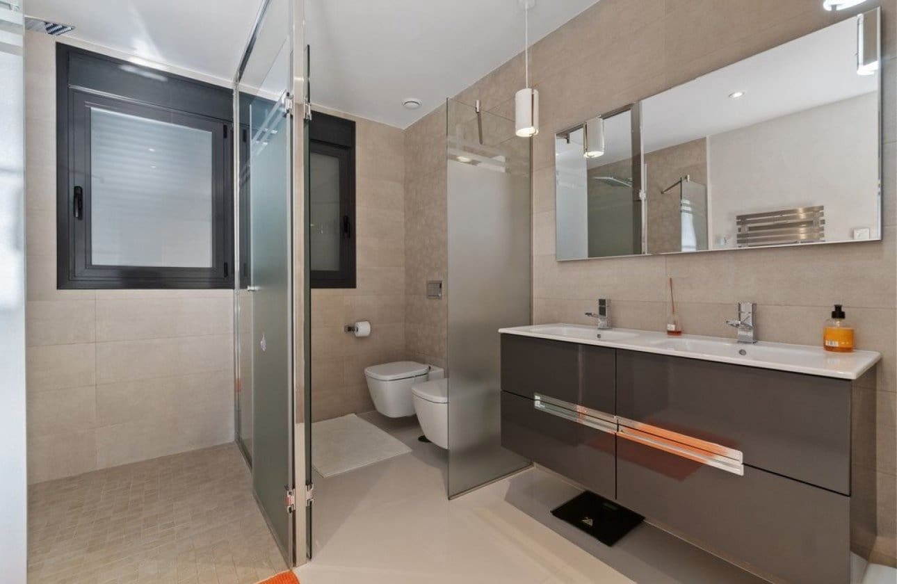 3 bedroom Villa for sale in Orihuela Costa with pool garage - € 899,000 (Ref: 9428974)