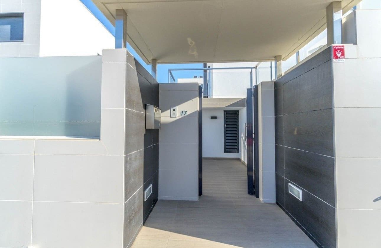 3 bedroom Villa for sale in Orihuela Costa with pool garage - € 899,000 (Ref: 9428974)