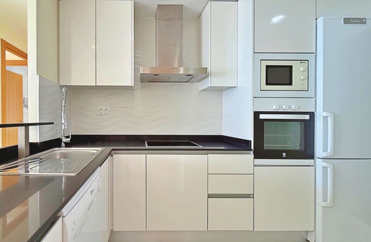 2 makuuhuone Kattohuoneisto myytävänä paikassa Punta Prima mukana uima-altaan 
autotalli - 715 000 € (Ref: 9428975)