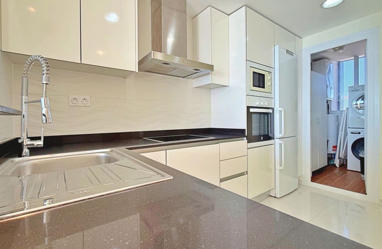 2 makuuhuone Kattohuoneisto myytävänä paikassa Punta Prima mukana uima-altaan 
autotalli - 715 000 € (Ref: 9428975)