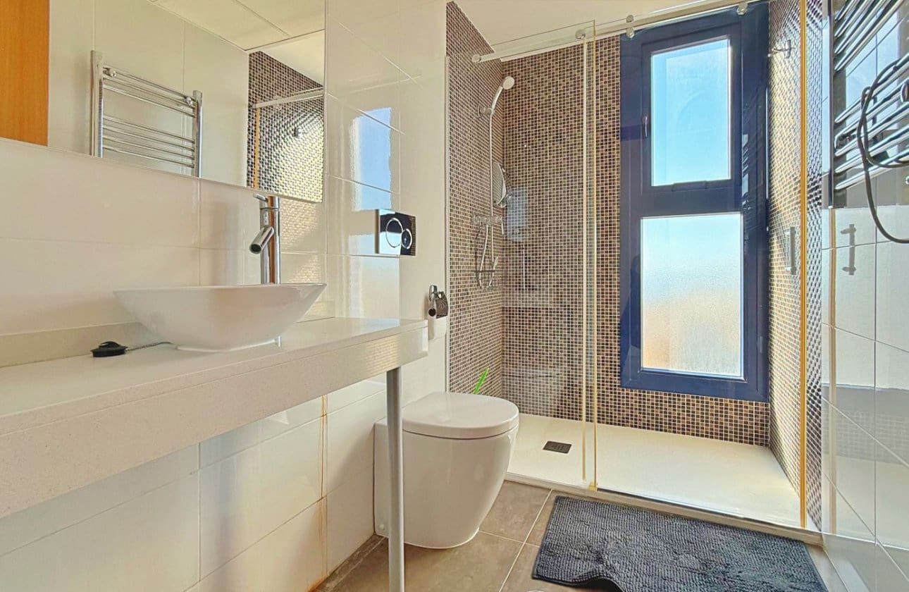 2 makuuhuone Kattohuoneisto myytävänä paikassa Punta Prima mukana uima-altaan 
autotalli - 715 000 € (Ref: 9428975)