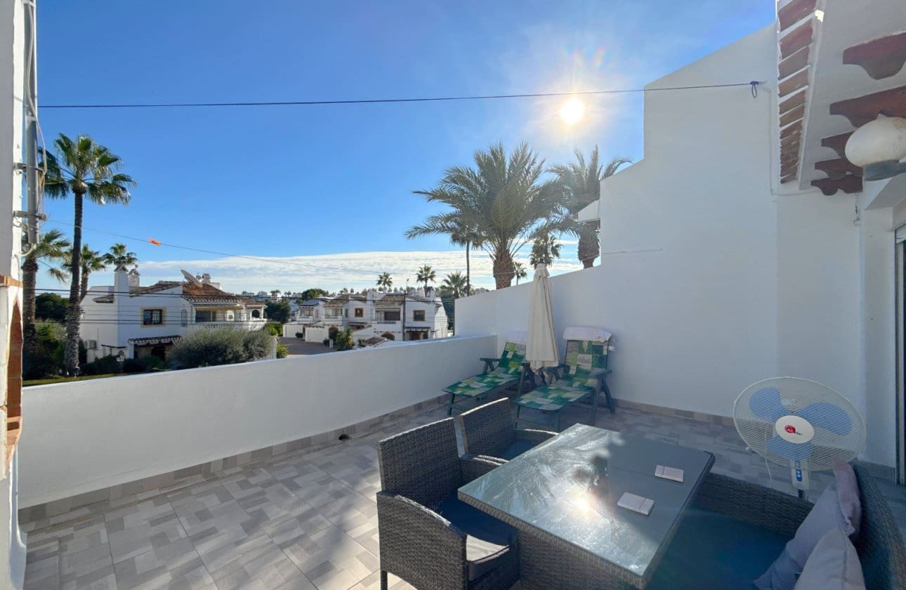 3 bedroom Townhouse for sale in Villamartin with pool - € 229,950 (Ref: 9428977)