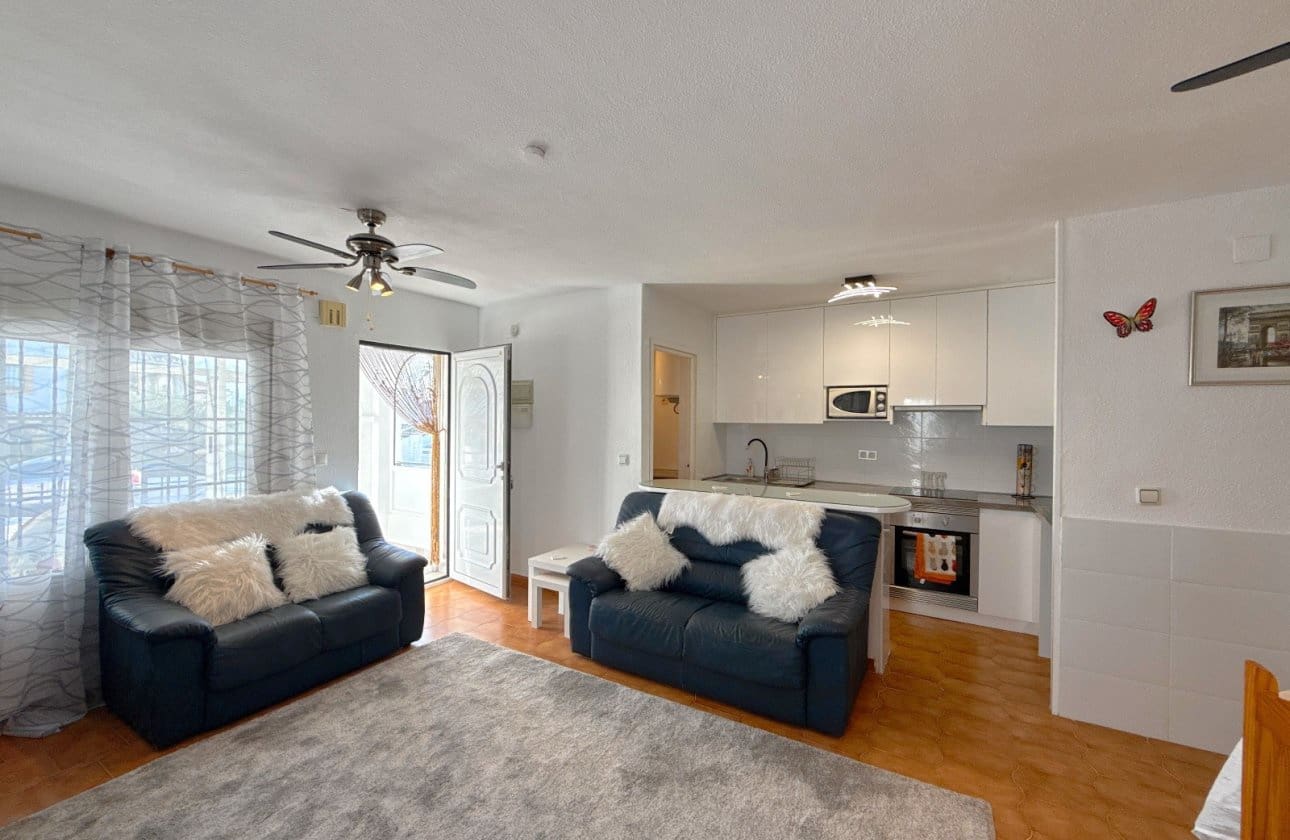 3 bedroom Townhouse for sale in Villamartin with pool - € 229,950 (Ref: 9428977)