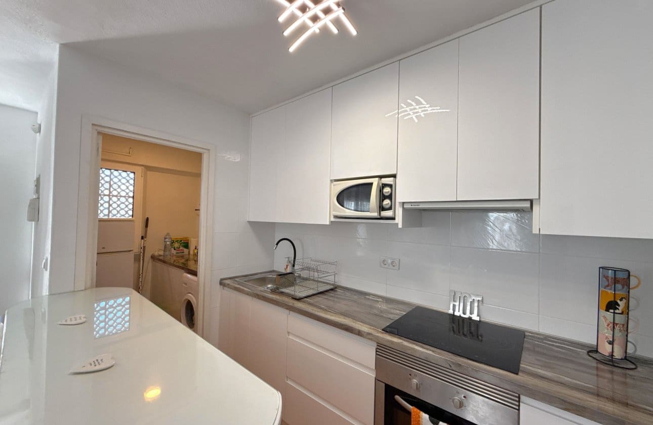 3 bedroom Townhouse for sale in Villamartin with pool - € 229,950 (Ref: 9428977)