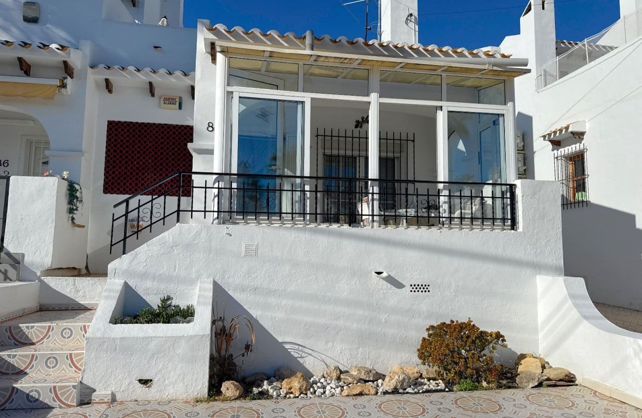 3 bedroom Townhouse for sale in Villamartin with pool - € 229,950 (Ref: 9428977)
