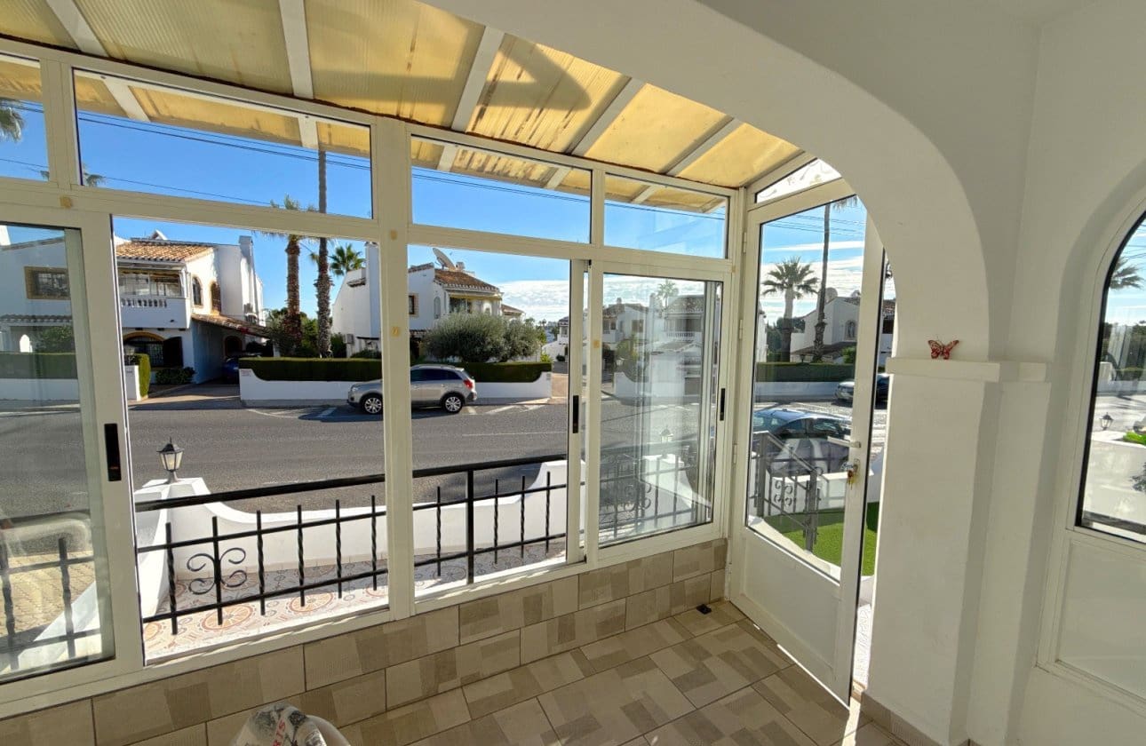 3 bedroom Townhouse for sale in Villamartin with pool - € 229,950 (Ref: 9428977)