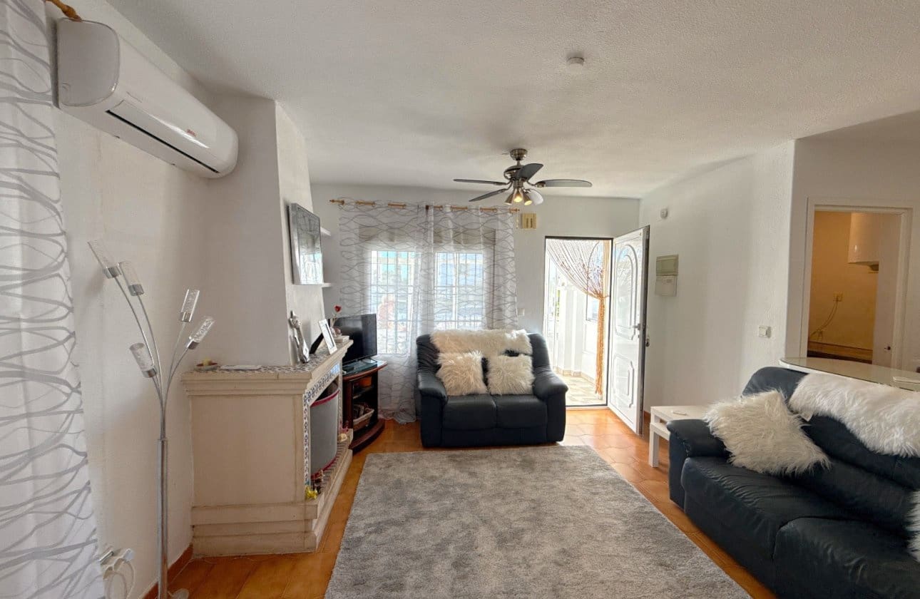 3 bedroom Townhouse for sale in Villamartin with pool - € 229,950 (Ref: 9428977)