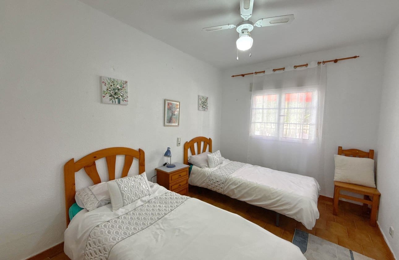 3 bedroom Townhouse for sale in Villamartin with pool - € 229,950 (Ref: 9428977)