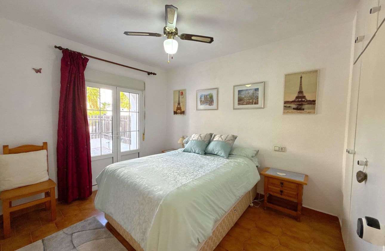 3 bedroom Townhouse for sale in Villamartin with pool - € 229,950 (Ref: 9428977)