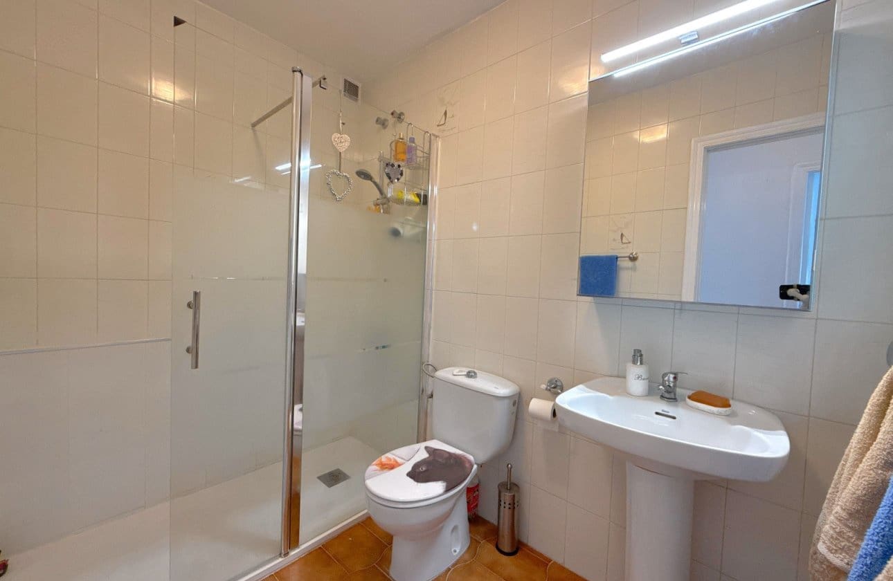 3 bedroom Townhouse for sale in Villamartin with pool - € 229,950 (Ref: 9428977)