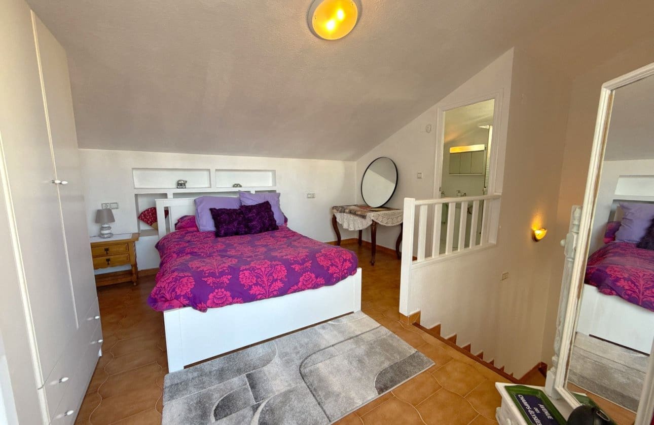 3 bedroom Townhouse for sale in Villamartin with pool - € 229,950 (Ref: 9428977)