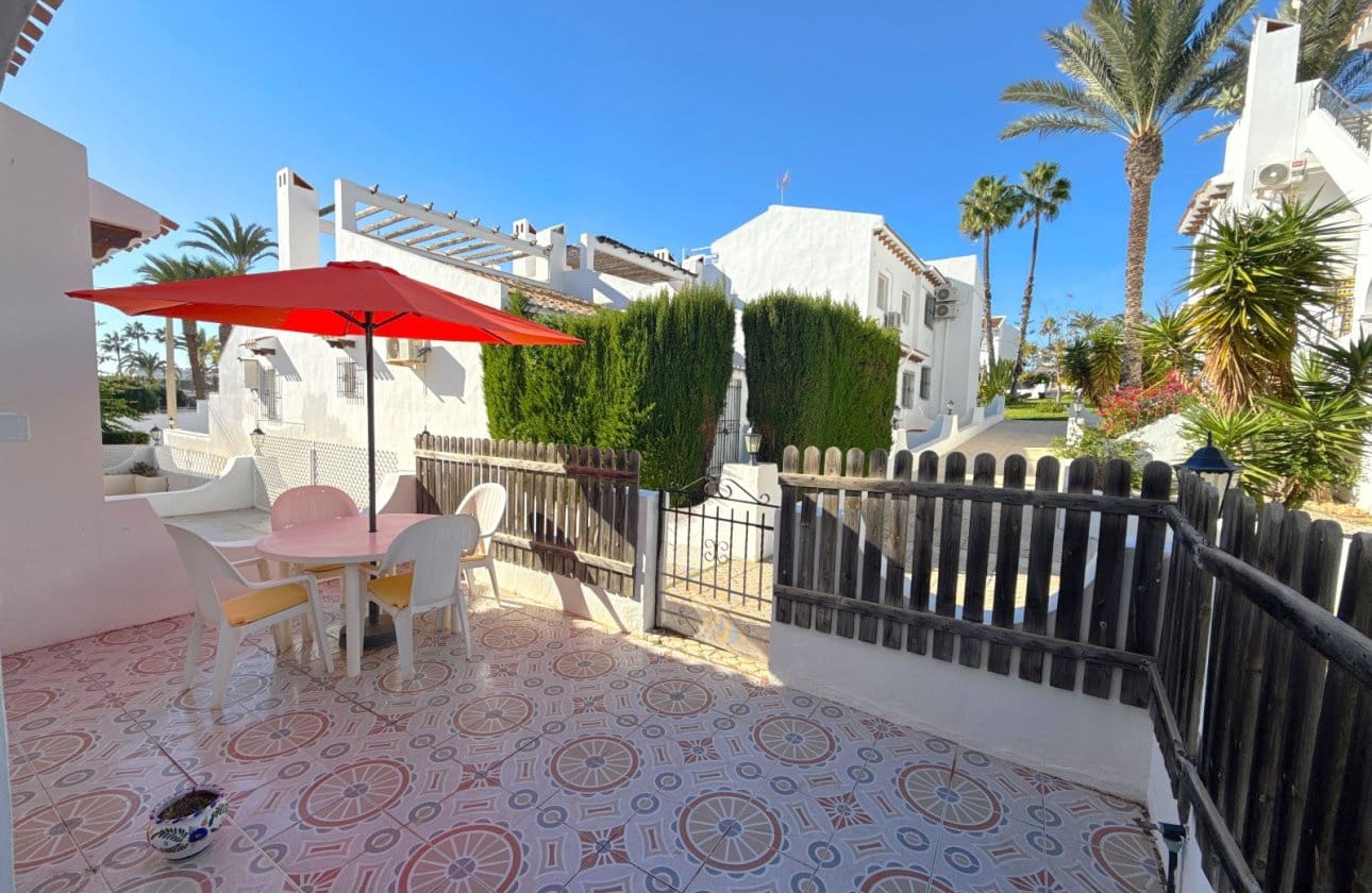 3 bedroom Townhouse for sale in Villamartin with pool - € 229,950 (Ref: 9428977)