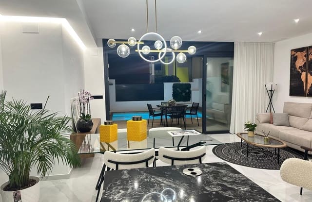 3 soveværelse Villa til salg i San Pedro del Pinatar ciudad, San Pedro del Pinatar med swimmingpool - € 465.000 (Ref: 9428978)