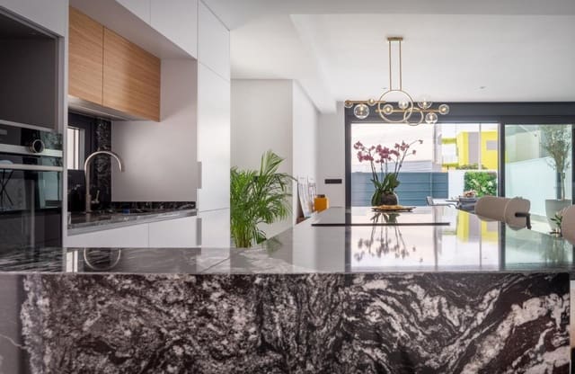 3 soveværelse Villa til salg i San Pedro del Pinatar ciudad, San Pedro del Pinatar med swimmingpool - € 465.000 (Ref: 9428978)