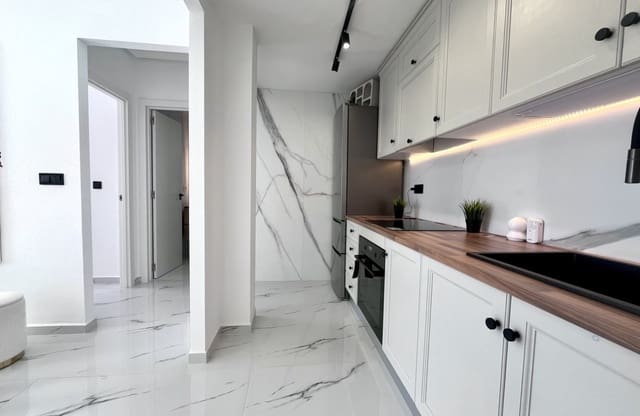 1 soveværelse Penthouse til salg i Playa Flamenca, Orihuela med swimmingpool - € 170.000 (Ref: 9428981)