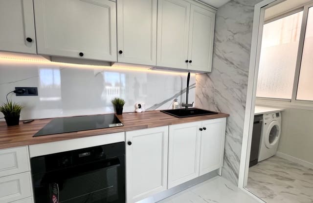 1 soveværelse Penthouse til salg i Playa Flamenca, Orihuela med swimmingpool - € 170.000 (Ref: 9428981)