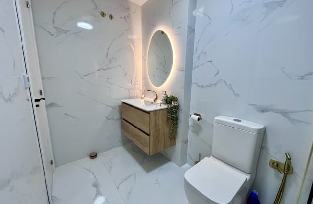 1 soveværelse Penthouse til salg i Playa Flamenca, Orihuela med swimmingpool - € 170.000 (Ref: 9428981)