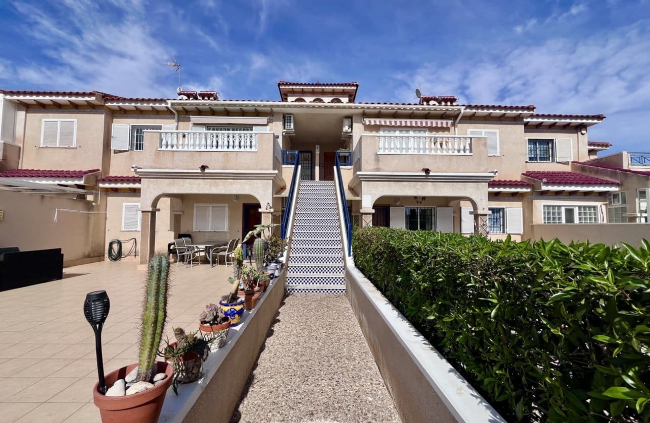 1 soveværelse Penthouse til salg i Playa Flamenca med swimmingpool - € 170.000 (Ref: 9428981)