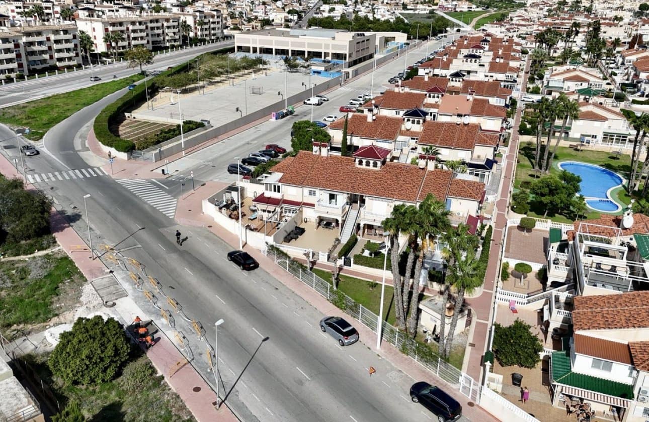 1 soveværelse Penthouse til salg i Playa Flamenca med swimmingpool - € 170.000 (Ref: 9428981)