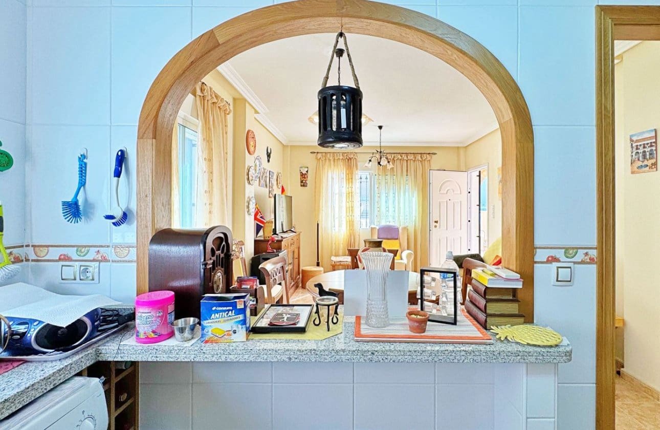 Casa de 3 habitaciones en Villamartin en venta - 275.900 € (Ref: 9428982)