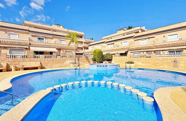 Casa de 3 habitaciones en Villamartin, Orihuela en venta - 275.900 € (Ref: 9428982)