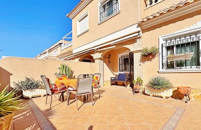 Casa de 3 habitaciones en Villamartin, Orihuela en venta - 275.900 € (Ref: 9428982)