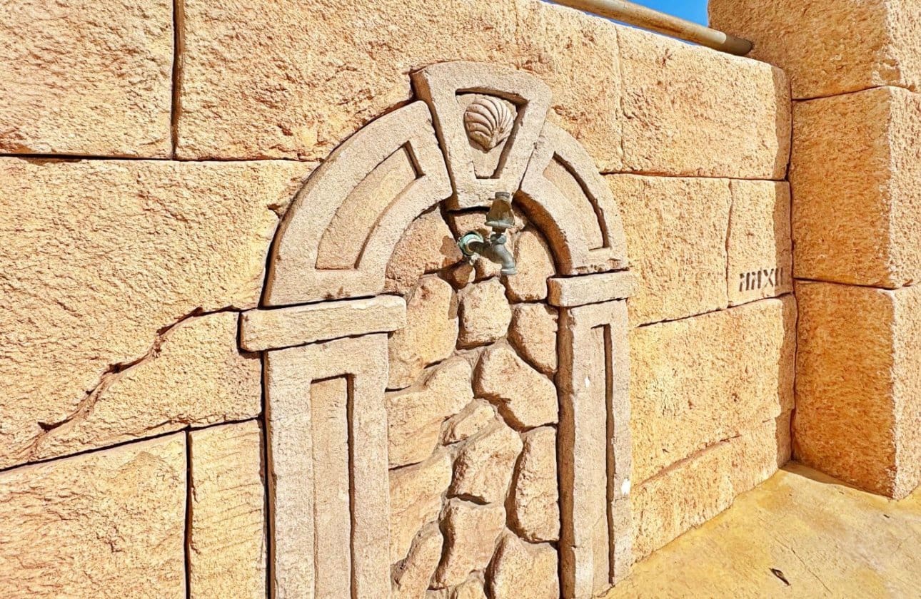 Casa de 3 habitaciones en Villamartin en venta - 275.900 € (Ref: 9428982)