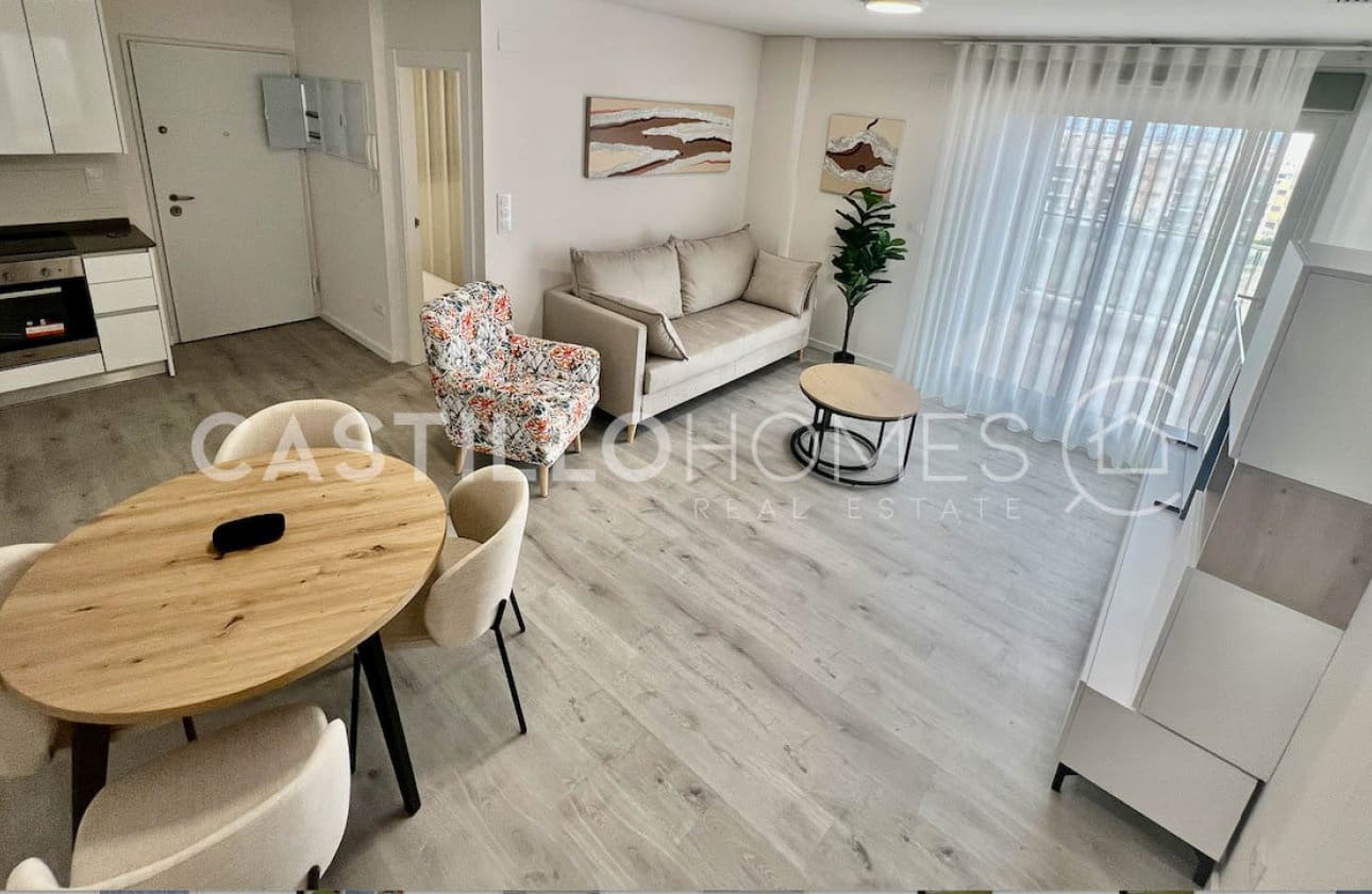 Ático de 3 habitaciones en Villamartin en venta con piscina - 380.000 € (Ref: 9428983)