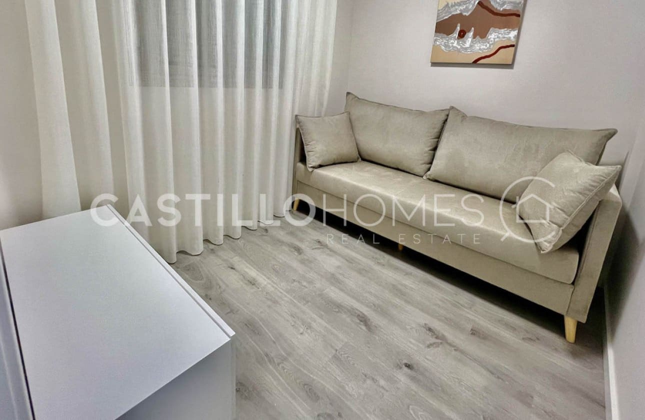 Ático de 3 habitaciones en Villamartin en venta con piscina - 380.000 € (Ref: 9428983)