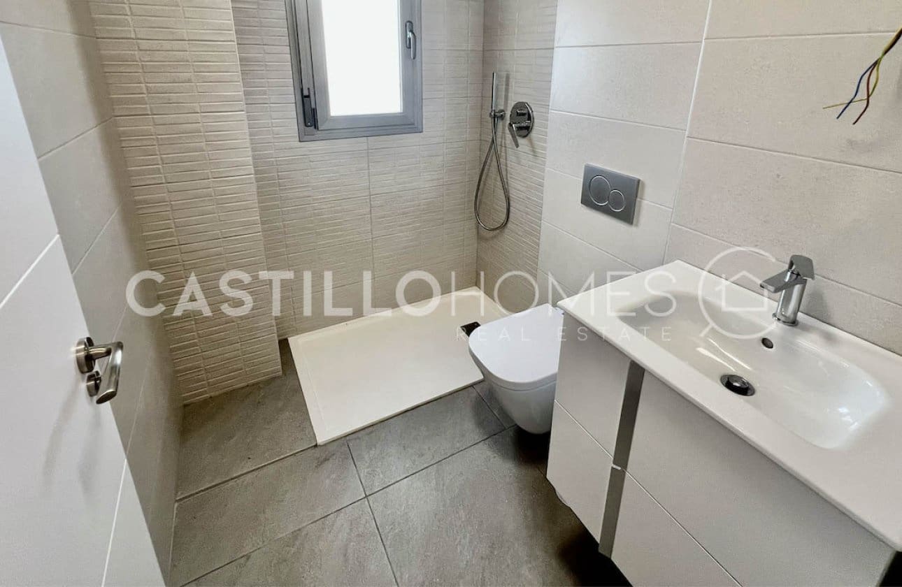 Ático de 3 habitaciones en Villamartin en venta con piscina - 380.000 € (Ref: 9428983)