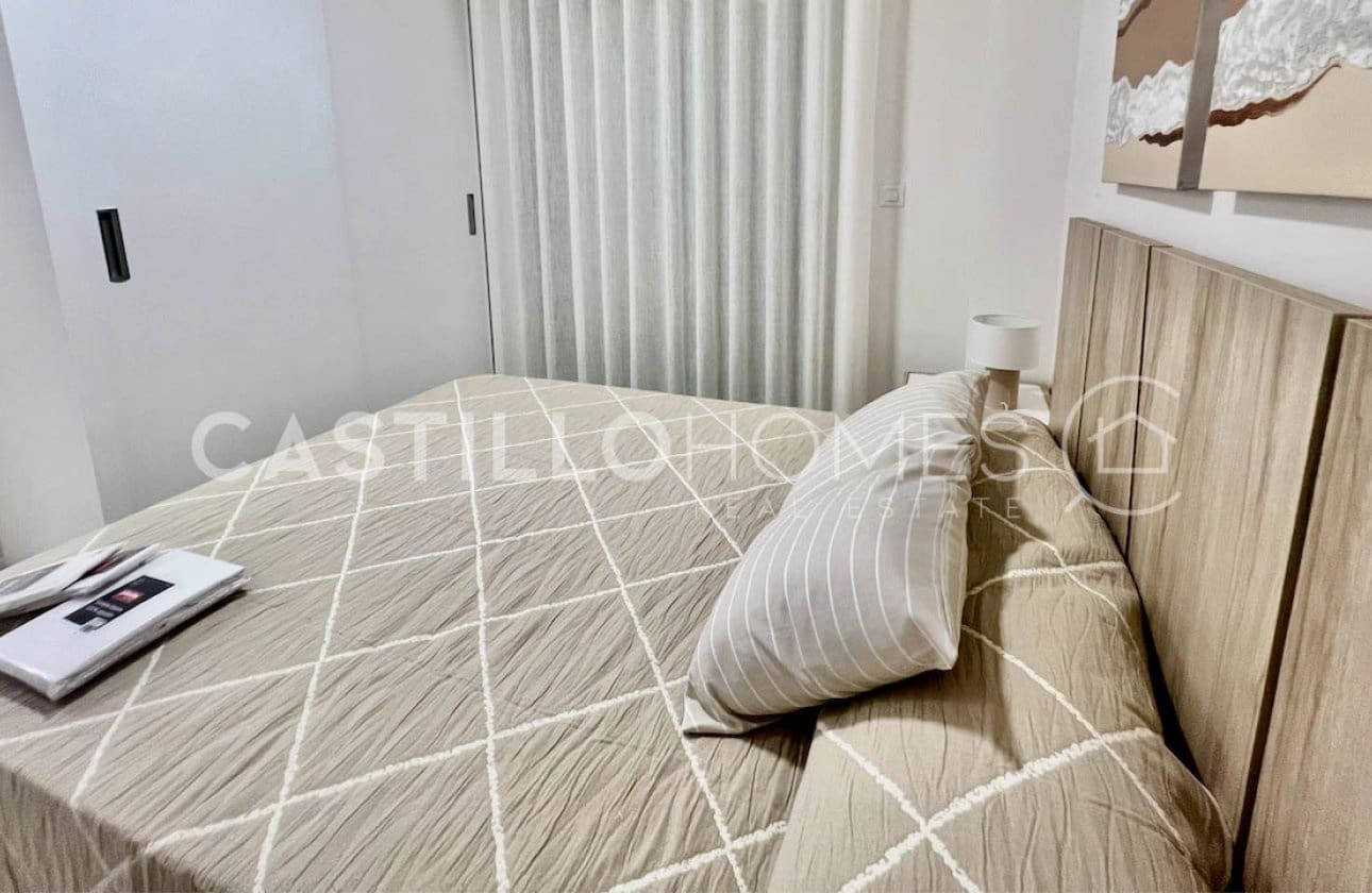 Ático de 3 habitaciones en Villamartin en venta con piscina - 380.000 € (Ref: 9428983)