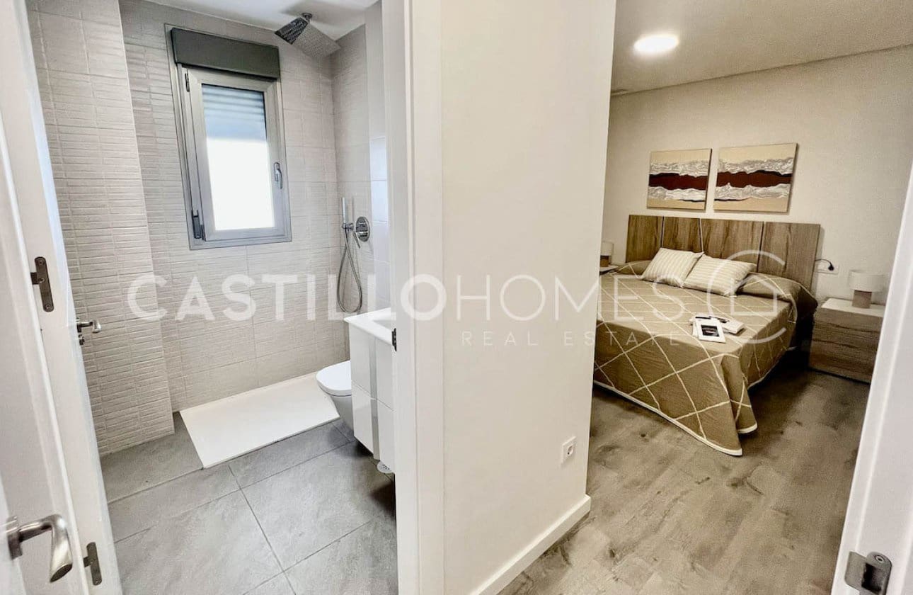 Ático de 3 habitaciones en Villamartin en venta con piscina - 380.000 € (Ref: 9428983)