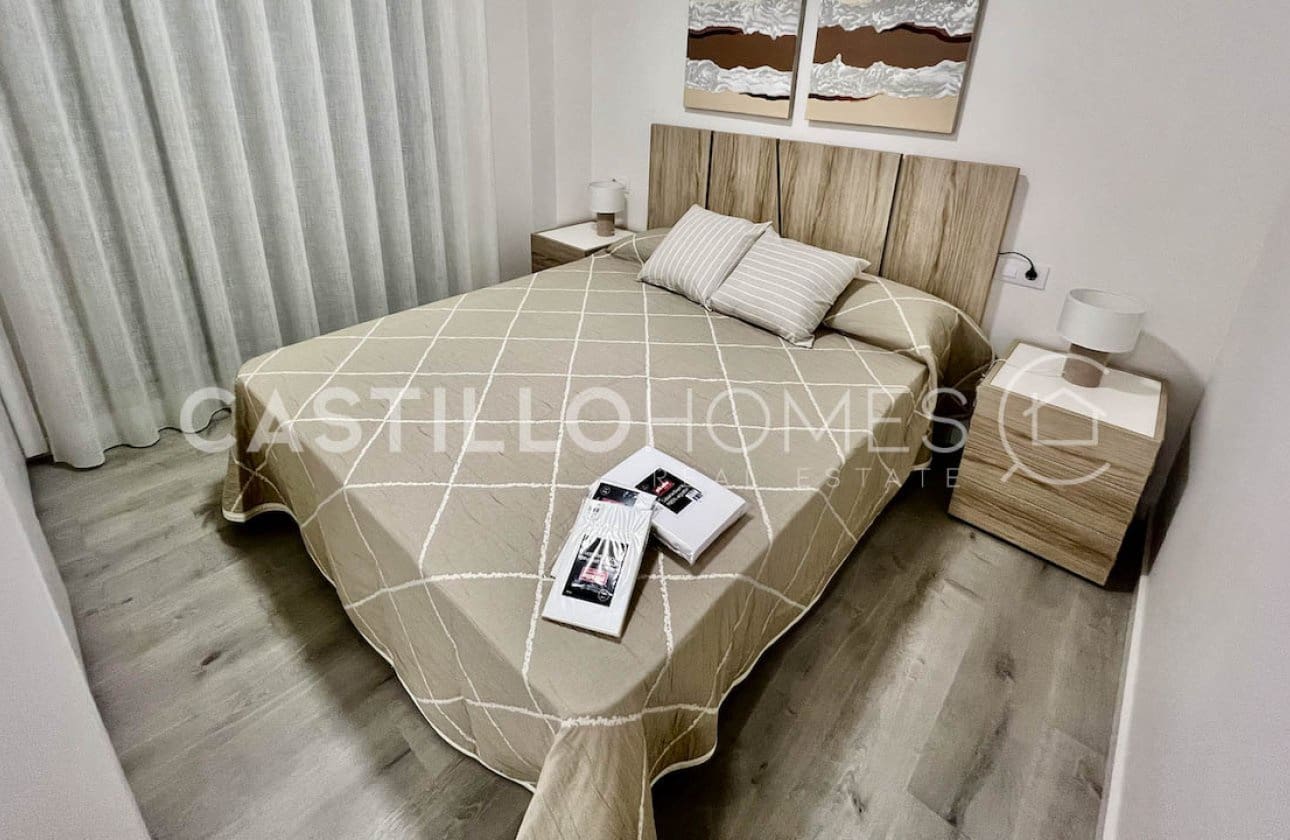 Ático de 3 habitaciones en Villamartin en venta con piscina - 380.000 € (Ref: 9428983)