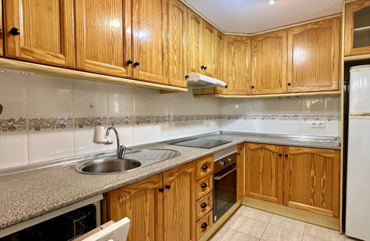 3 Zimmer Apartment zu verkaufen in Playa Flamenca mit Pool - 289.000 € (Ref: 9428985)