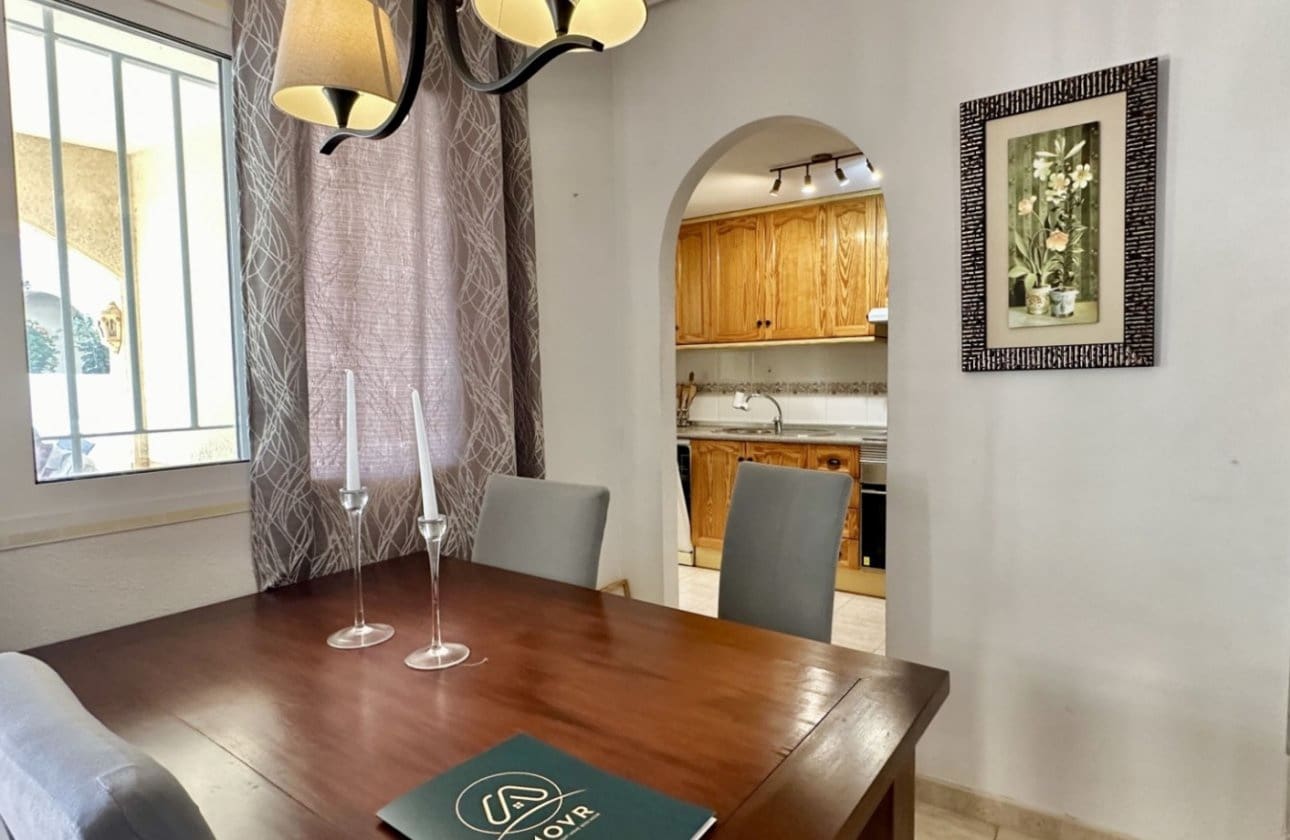 3 Zimmer Apartment zu verkaufen in Playa Flamenca mit Pool - 289.000 € (Ref: 9428985)