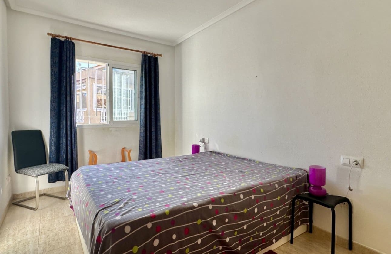 3 Zimmer Apartment zu verkaufen in Playa Flamenca mit Pool - 289.000 € (Ref: 9428985)