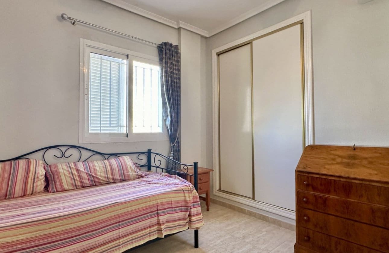 3 Zimmer Apartment zu verkaufen in Playa Flamenca mit Pool - 289.000 € (Ref: 9428985)