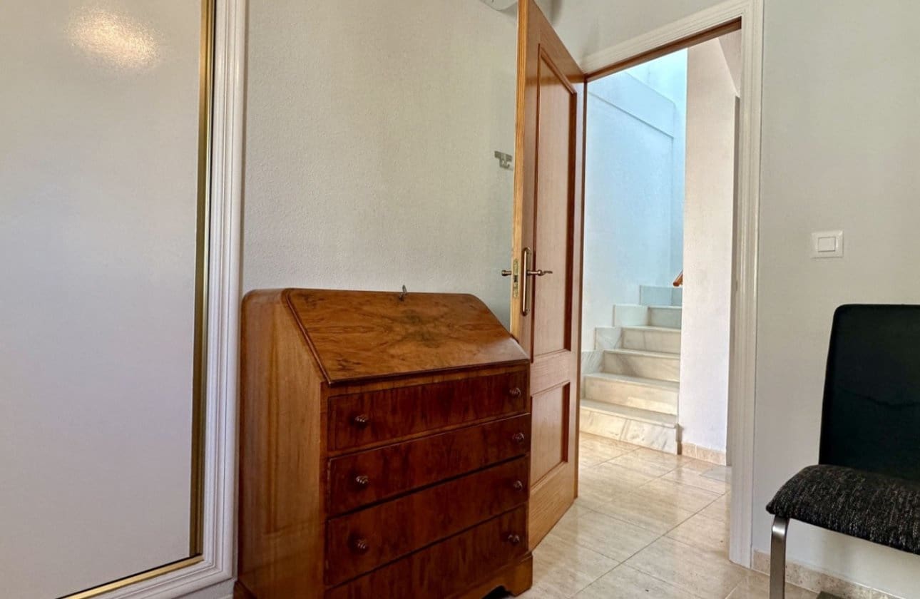 3 Zimmer Apartment zu verkaufen in Playa Flamenca mit Pool - 289.000 € (Ref: 9428985)