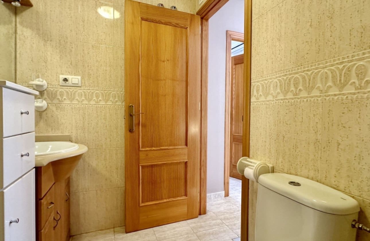 3 Zimmer Apartment zu verkaufen in Playa Flamenca mit Pool - 289.000 € (Ref: 9428985)