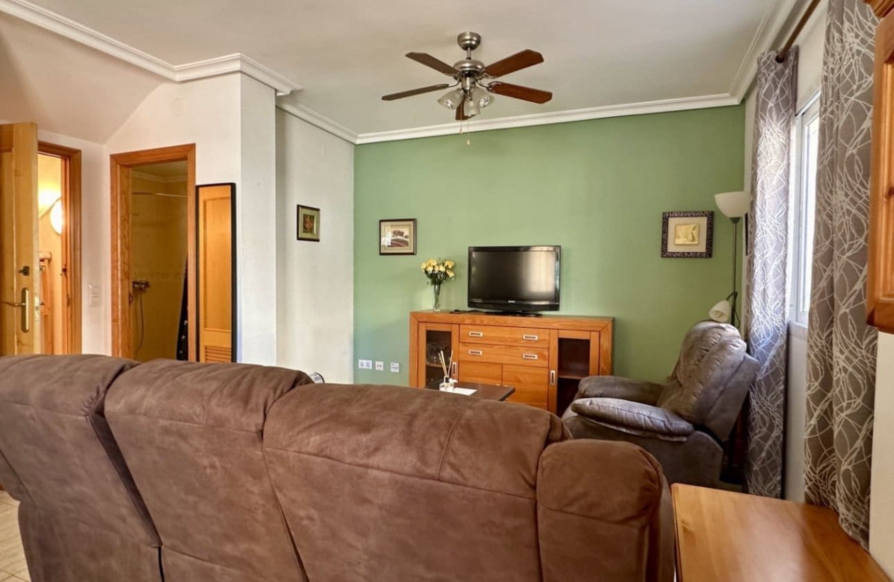 3 Zimmer Apartment zu verkaufen in Playa Flamenca mit Pool - 289.000 € (Ref: 9428985)