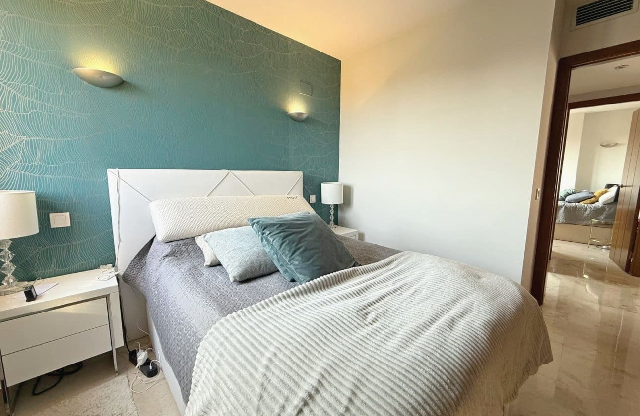 2 slaapkamer Penthouse te koop in Punta Prima met zwembad - € 297.000 (Ref: 9428986)