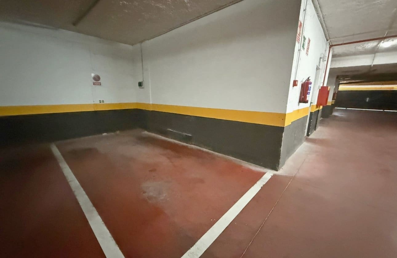 2 slaapkamer Penthouse te koop in Punta Prima met zwembad - € 297.000 (Ref: 9428986)