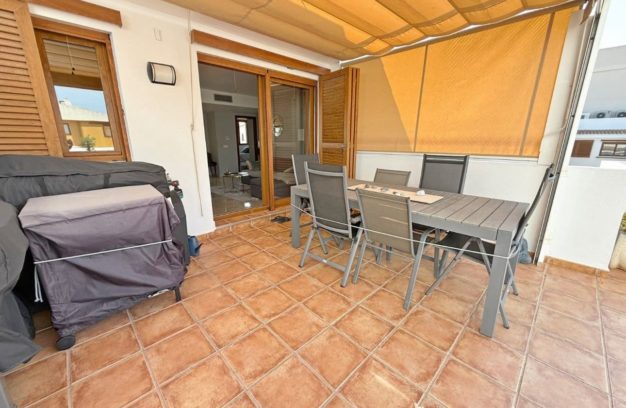 2 slaapkamer Penthouse te koop in Punta Prima met zwembad - € 297.000 (Ref: 9428986)