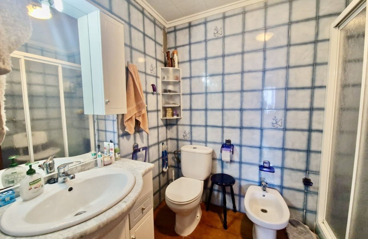 3 makuuhuone Ranta-asunto myytävänä paikassa Torrevieja - 297 000 € (Ref: 9428991)