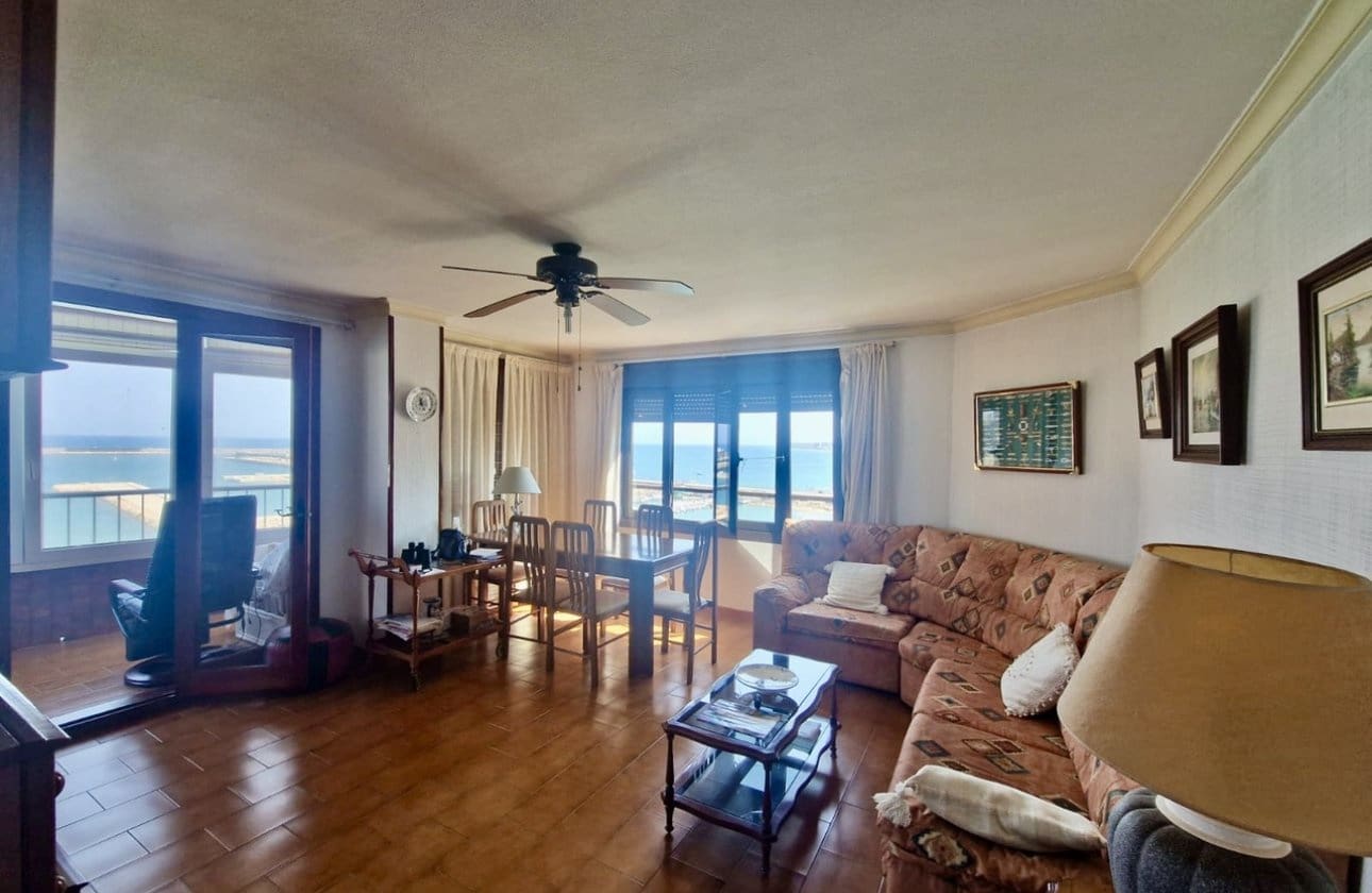 3 makuuhuone Ranta-asunto myytävänä paikassa Torrevieja - 297 000 € (Ref: 9428991)