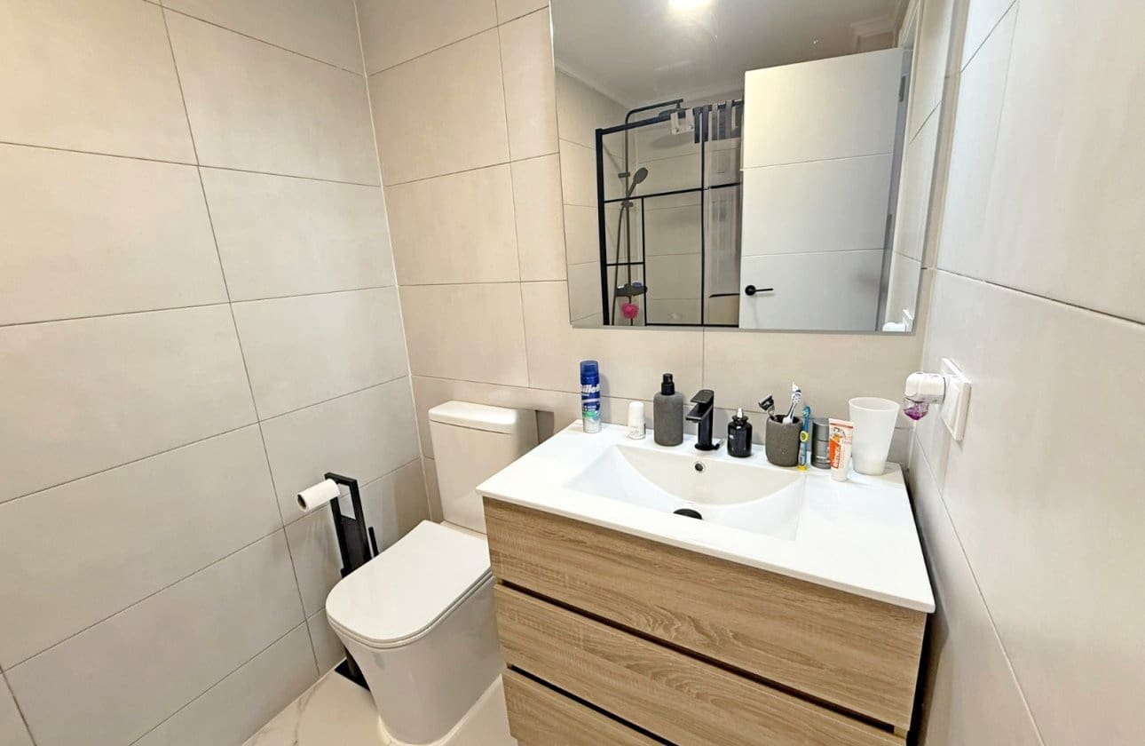 2 slaapkamer Appartement te koop in Orihuela Costa met zwembad - € 275.000 (Ref: 9428992)