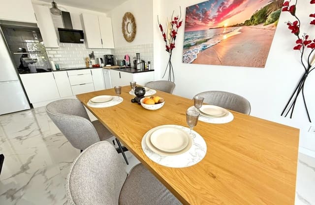 Apartamento de 2 habitaciones en Punta Prima, Orihuela en venta con piscina - 275.000 € (Ref: 9428992)